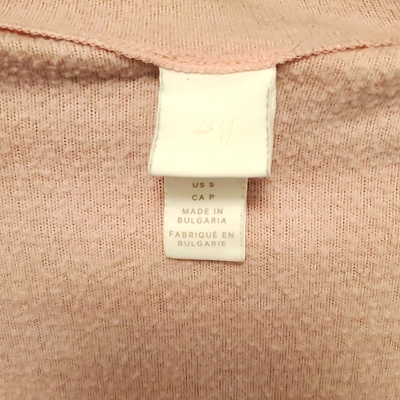 Pink Sweater - Picture 4 of 4